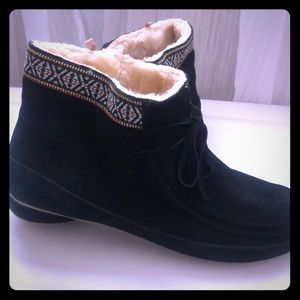 Lucky brand Aztec booties